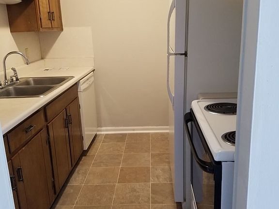 4th image of 305 Valley View Ave APT 15