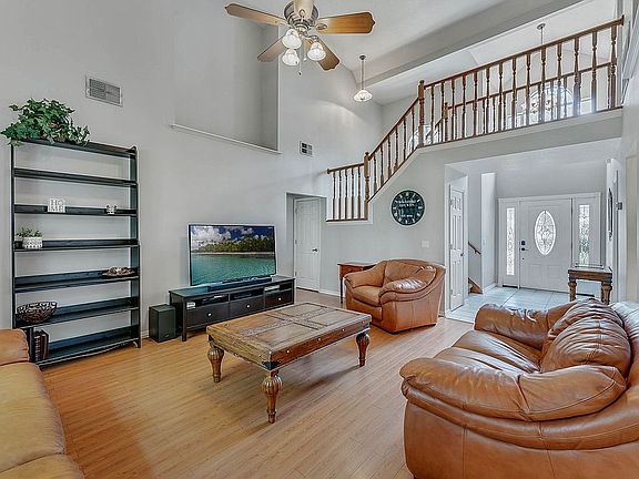 5th image of 1009 Megan Lynn Ct