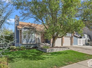 77 E Glovers Ln, Farmington, UT 84025