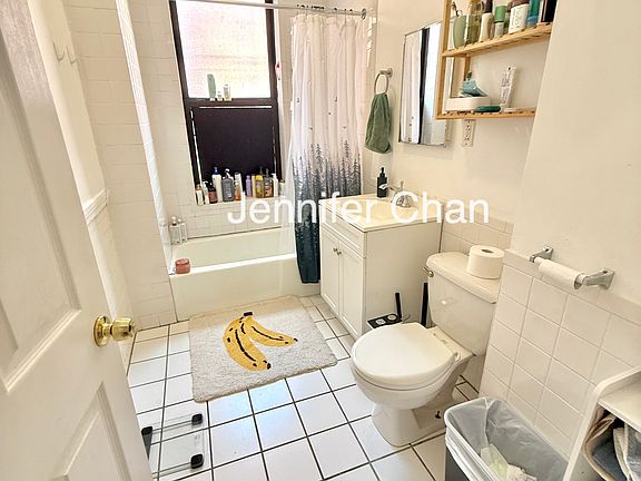 4th image of 8 Royce Rd APT 2