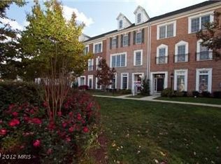 42487 Regal Wood Dr, Ashburn, VA 20148