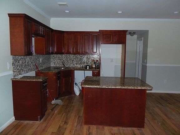 4th image of 15413 107th Ave