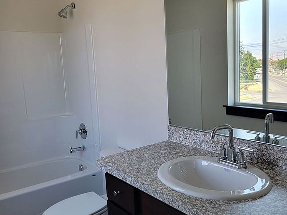3rd image of 93 W Jefferson Ave #C