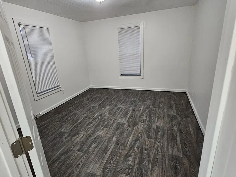 174 Strong Ave #2 — Photo 11