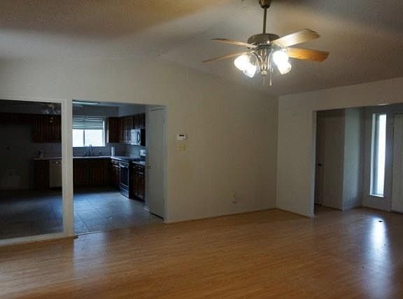 4th image of 2209 Pueblo Dr