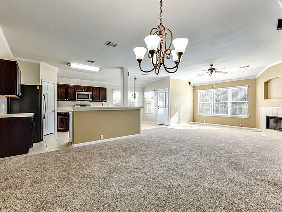 5th image of 637 Arrowood Pl