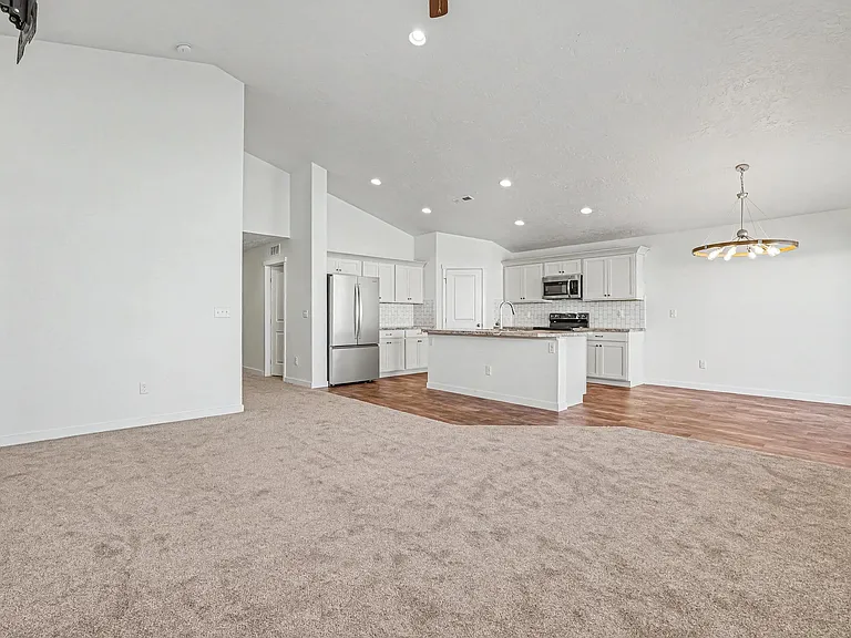 16850 Bethany Ave — Photo 7
