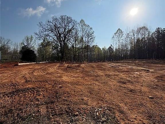 2nd image of 663 Clyde Cole Rd