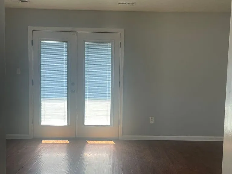 18 Harrogate Ln — Photo 9