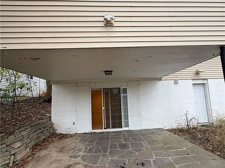 215 Locksley Rd — Photo 23