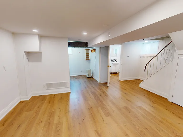 275 Oakwood Ave — Photo 36