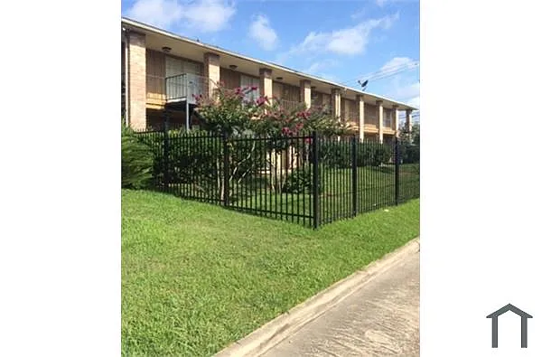 Building Photo - 7902 Prestwood Dr