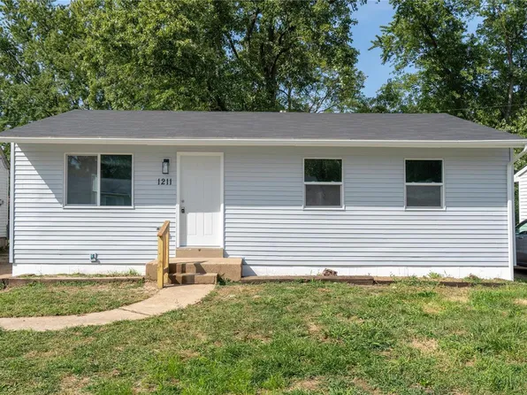 1211 Walker Ave, Saint Louis, MO 63138