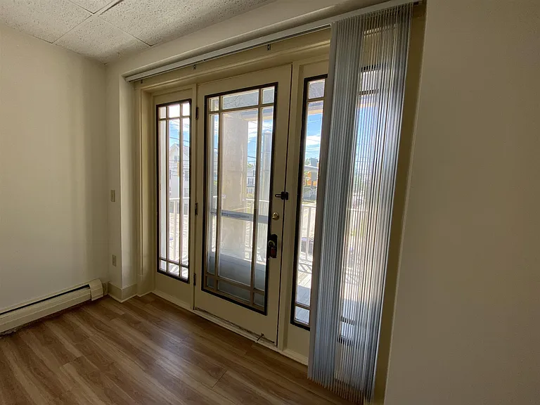 610 Union St #202 — Photo 25