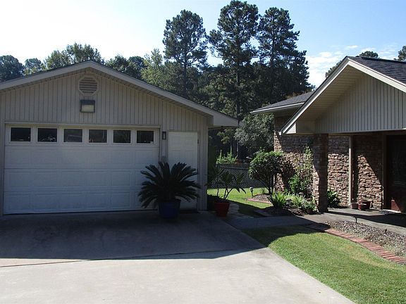4th image of 130 Blackgum St