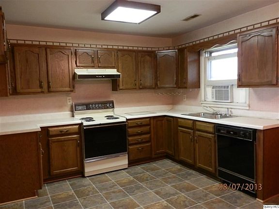 Home for Sale in Quincy, IL $64,900
