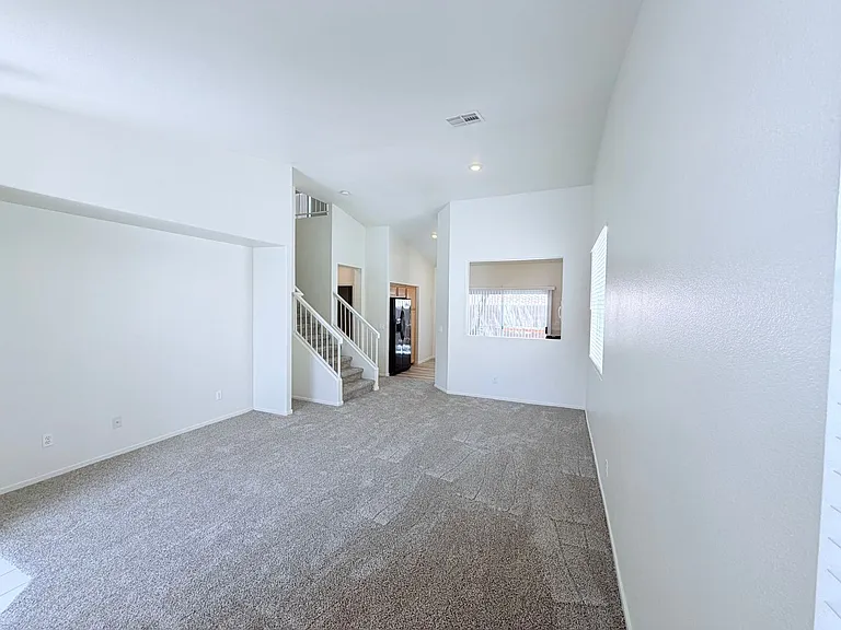 10404 Sloping Hill Ave — Photo 3