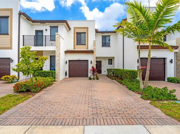 20865 NE 7th Ct, Miami, FL 33179