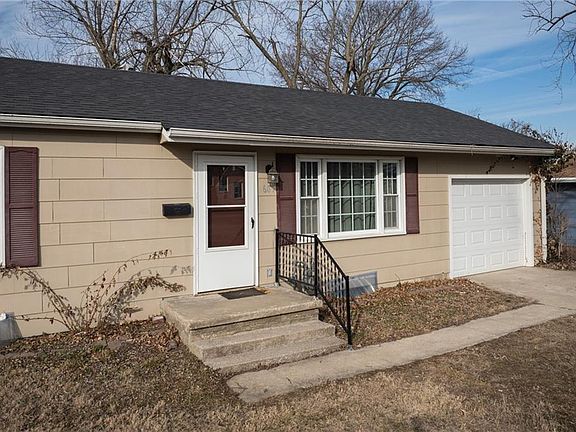 4th image of 607 Hillcrest Dr