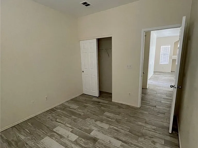 2303 Radiant Beam Ave — Photo 5