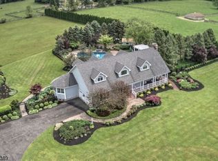 71 Locust Grove Rd, Pittstown, NJ 08867