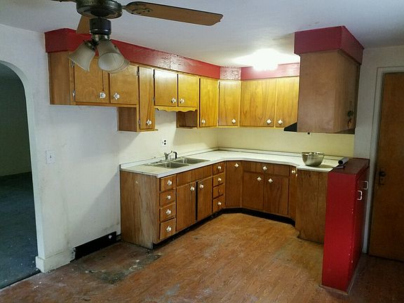 2nd image of 2124 Ome Ave