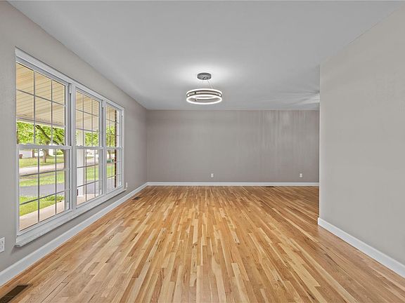 5th image of 5727 Hidden Cove Ln