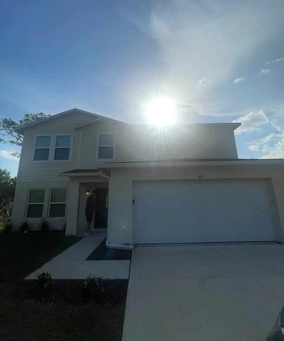 5 bed, 2274 sqft, $600 — Photo 1