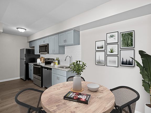 5th image of 1800 San Luis Dr #3