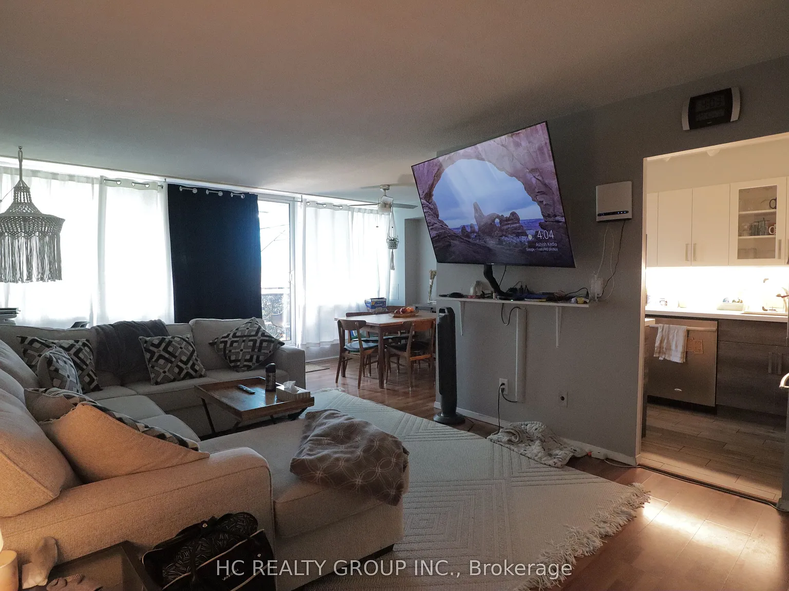 3 bed, $2,800 — Photo 2