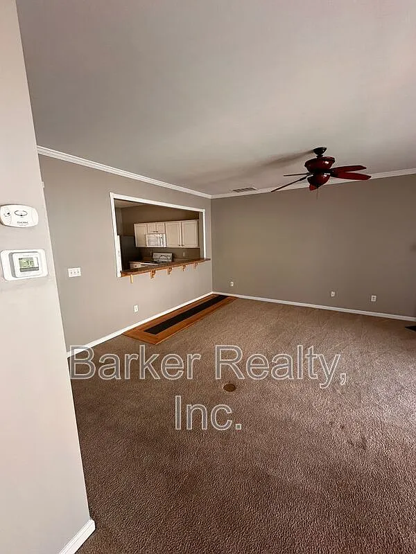 3 bed, 2.5 bath, 1344 sqft, $1,600 — Photo 3
