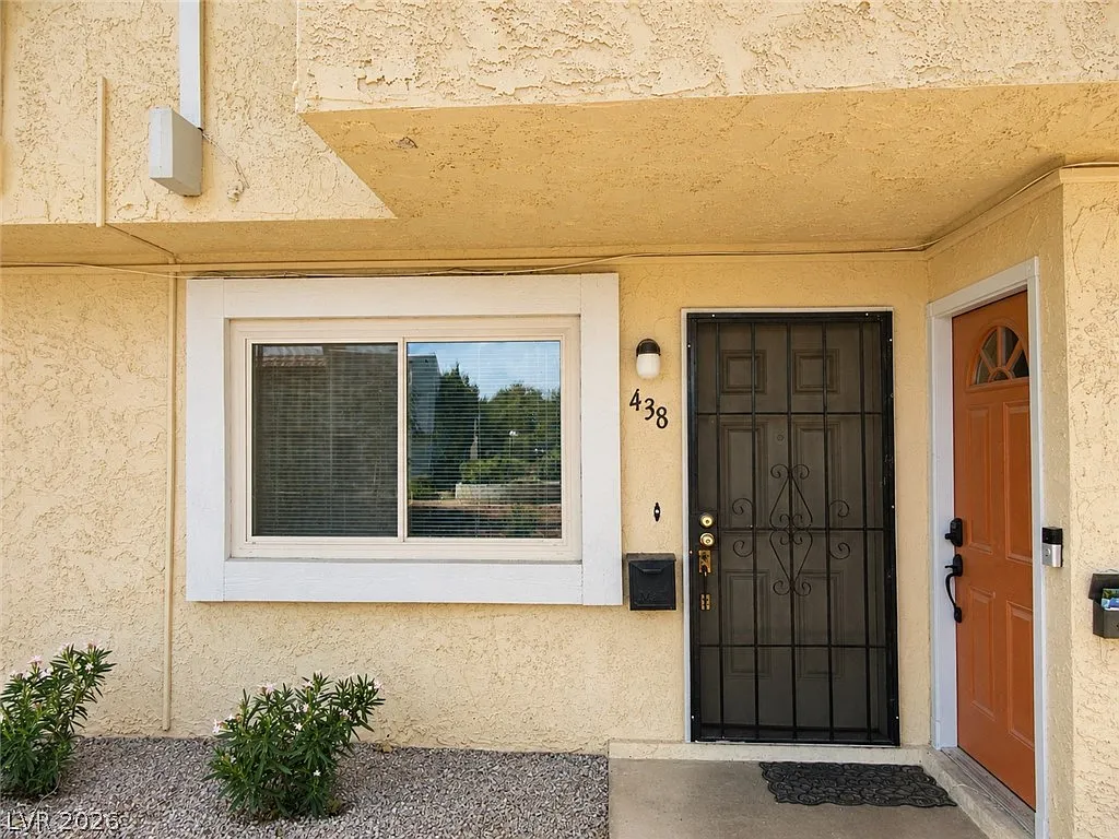2 bed, 1.5 bath, 986 sqft, $1,750 — Photo 3