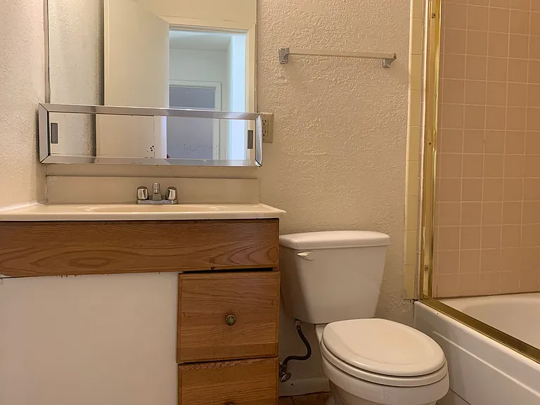 319 General Marshall St NE — Photo 7