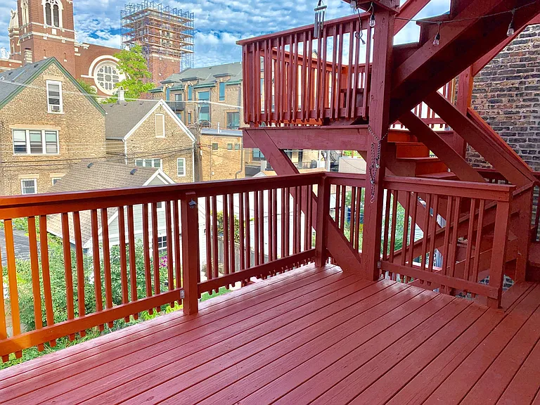 Main porch - fits almost 20 people!