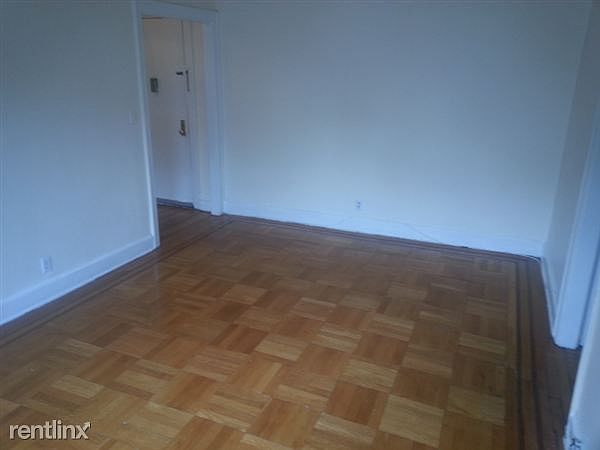 230 Ocean Pkwy (B8) B