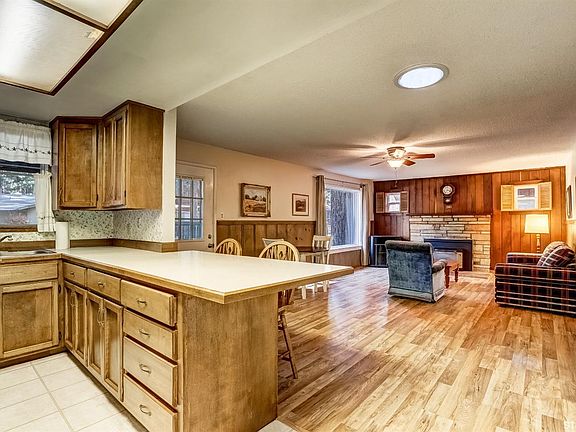 4th image of 2685 Elwood Ave