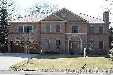 1033 Woodlawn Rd photo 1