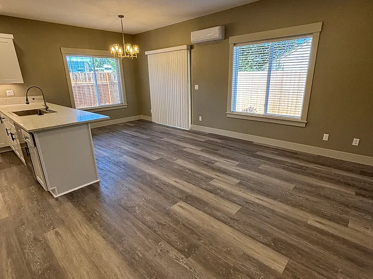 Seven Oaks Luxury Duplexes — Photo 51