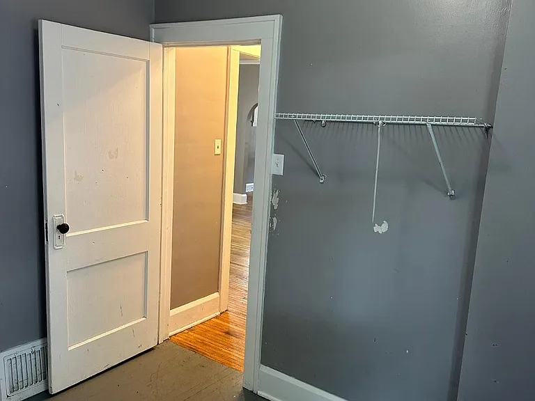 226 E Pearl St — Photo 11