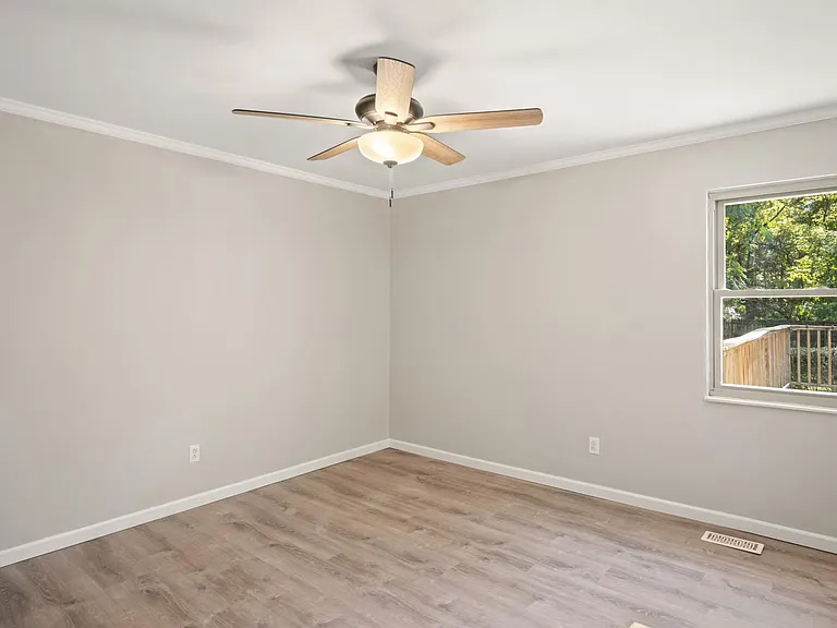 7925 Westland Dr — Photo 16