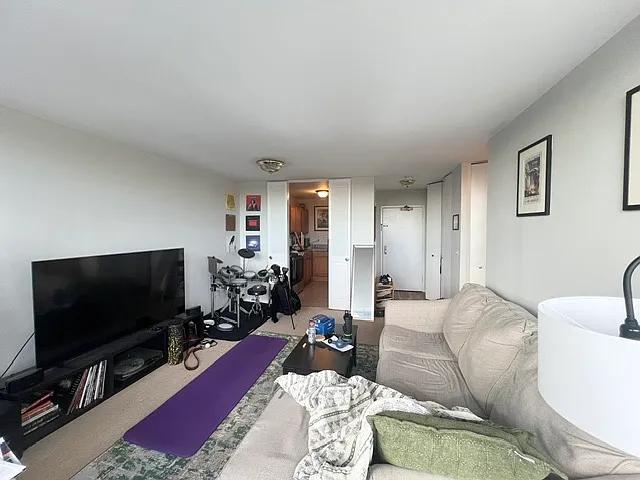 1850 N Clark St #710 — Photo 5
