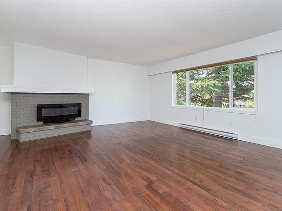 4th image of 1822 Fairhurst Ave
