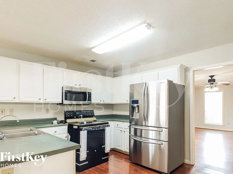 588 N Ericson Dr — Photo 5