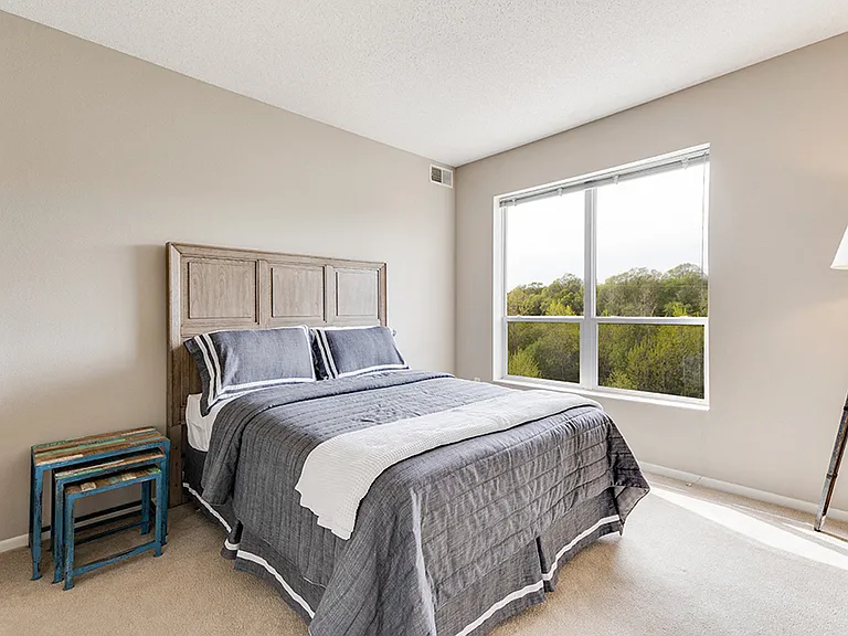 Riverview at Upper Landing — Photo 7