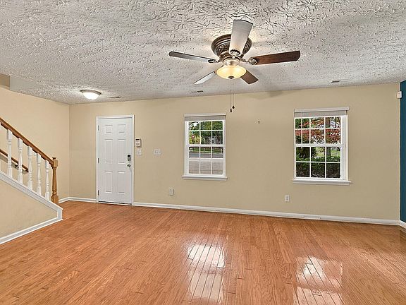 4th image of 2109 Rathie Dr