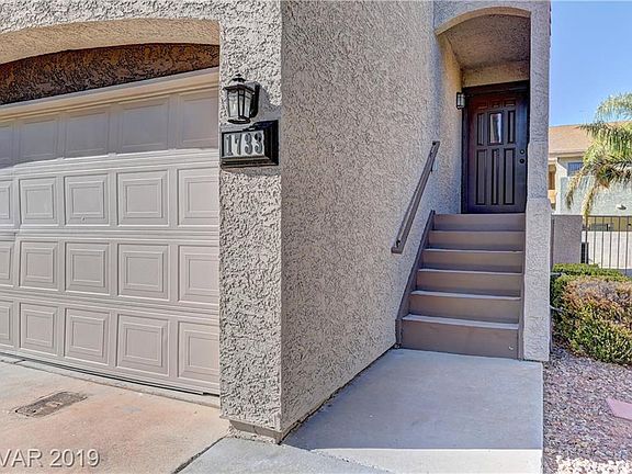 3rd image of 1733 Comstock Dr