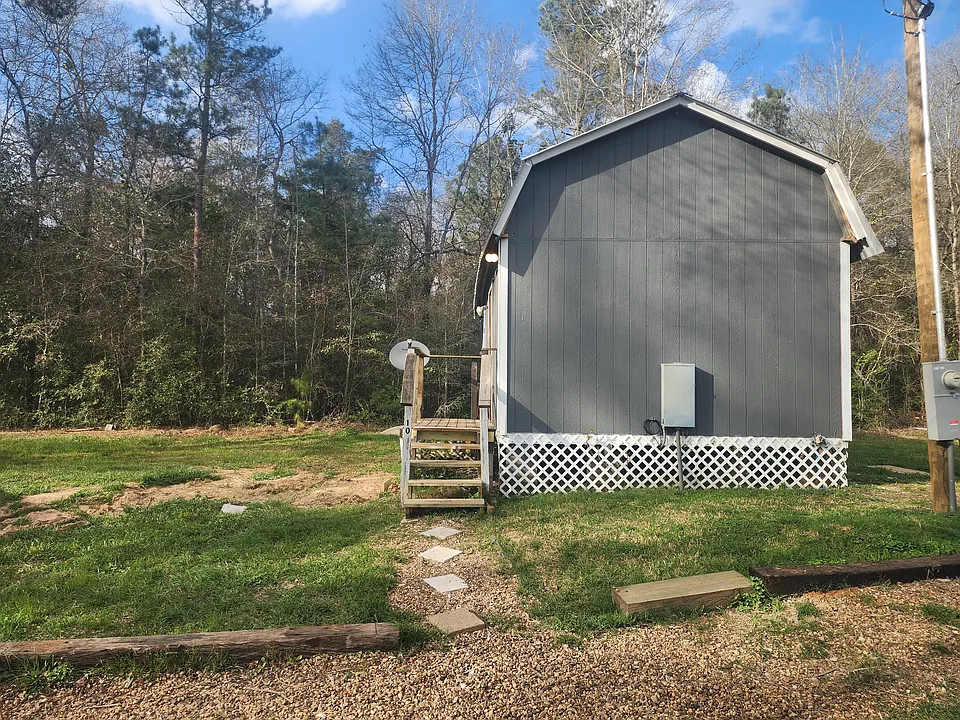 Cabin 10 Exterior
