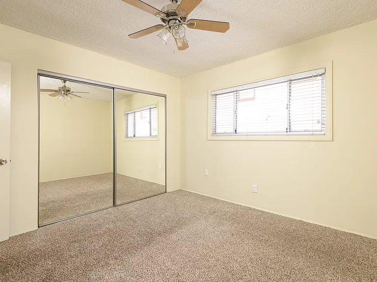 Martin Apartments — Photo 6