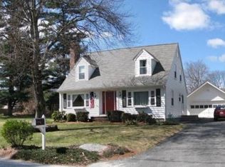 5 Lloyd St, Hopedale, MA 01747