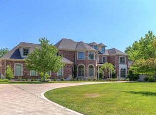 12621 Conway Rd, Saint Louis, MO 63141